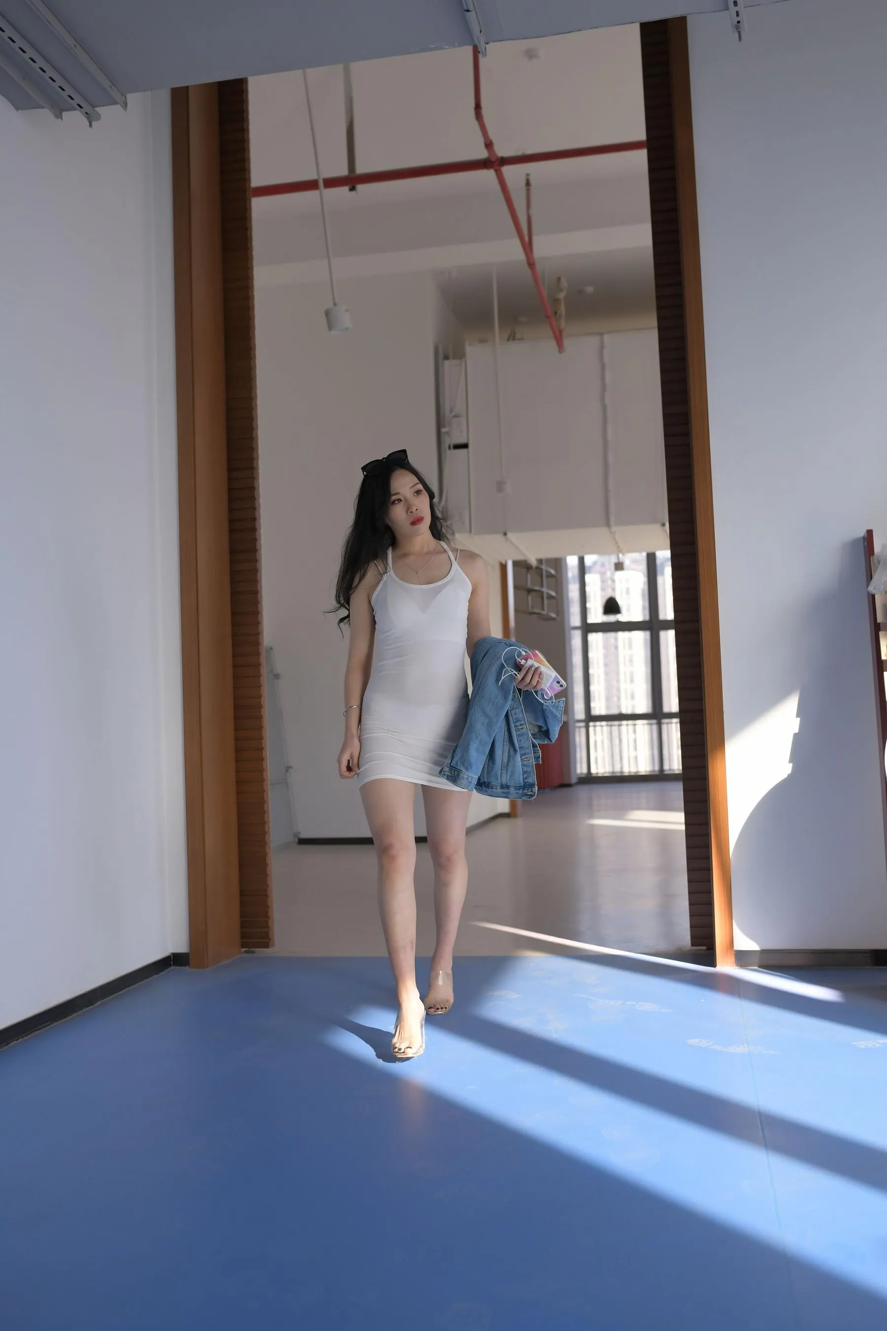 [魔镜街拍] NO.014 超性感白色包臀裙美女 [490P]插图6